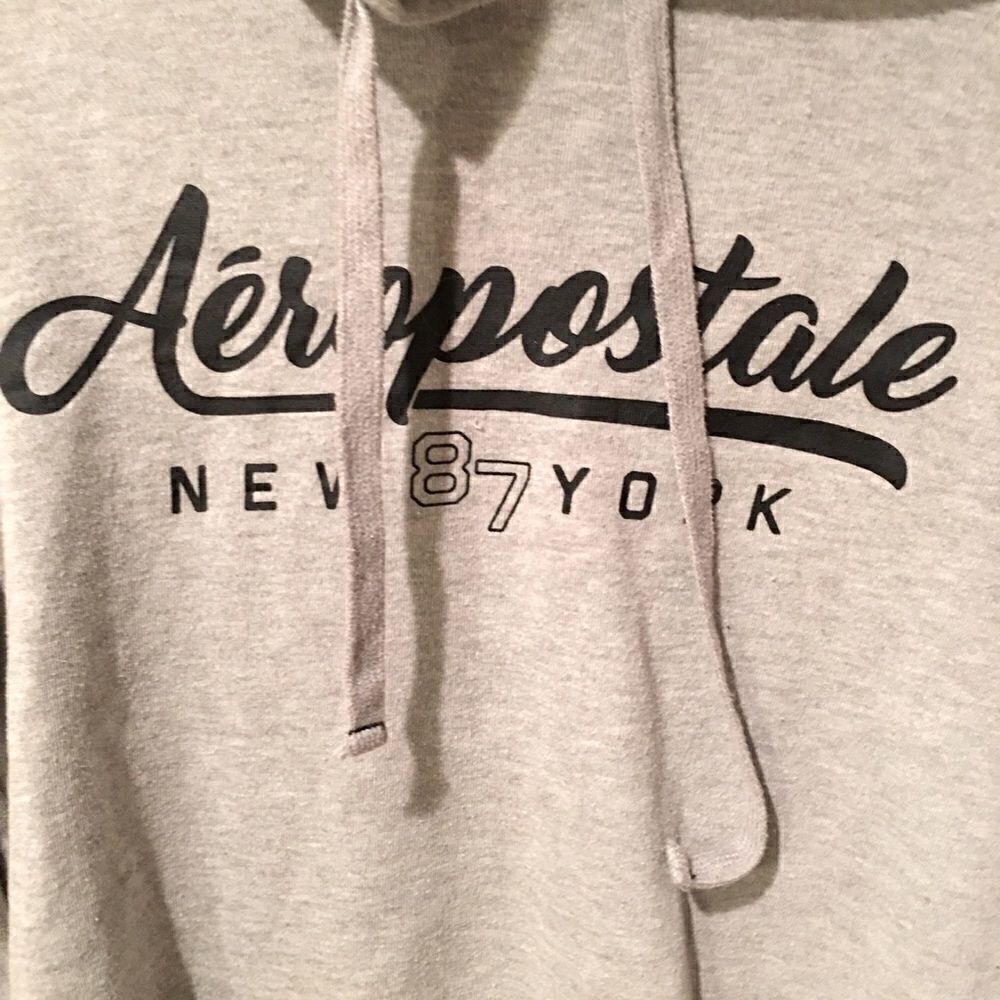 Aeropostale oversized Cropped NY 87 Hoodie - Picture 2 of 5